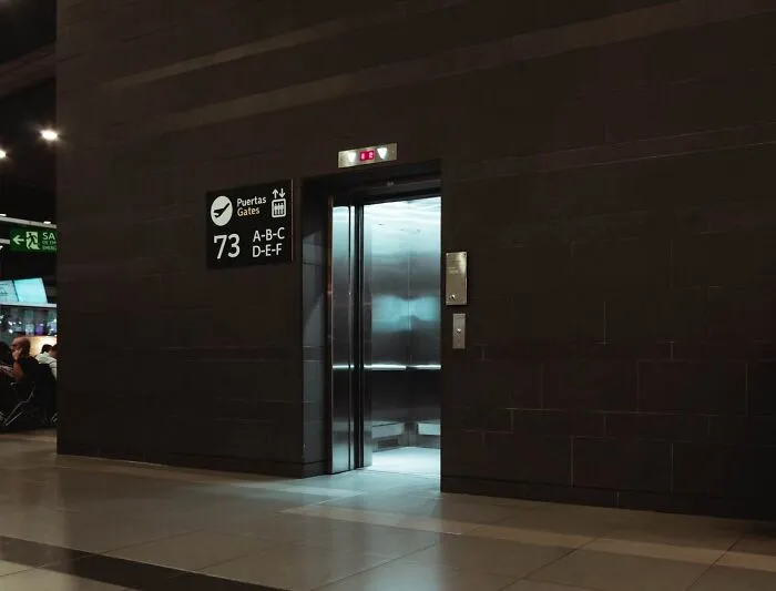 Unlucky Timing: 56 Stories About People Losing Their Lives In Odd Ways