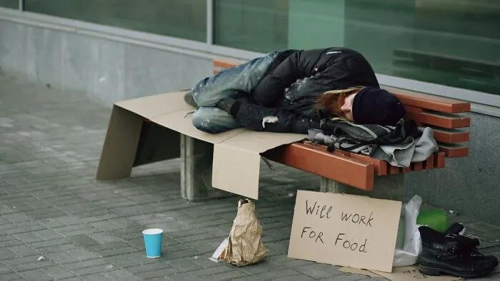 Unlucky Timing: 56 Stories About People Losing Their Lives In Odd Ways