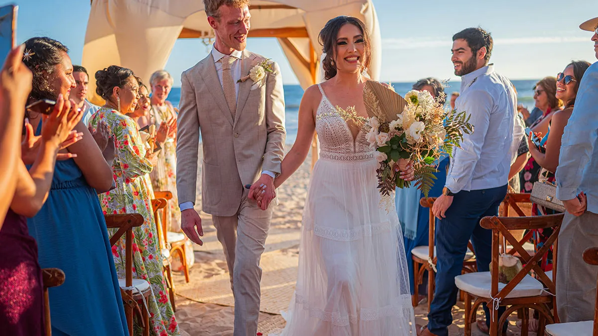 Dad Pays For All His Kids’ College But One, Shocked She Doesn’t Want Him To Walk Her Down The Aisle