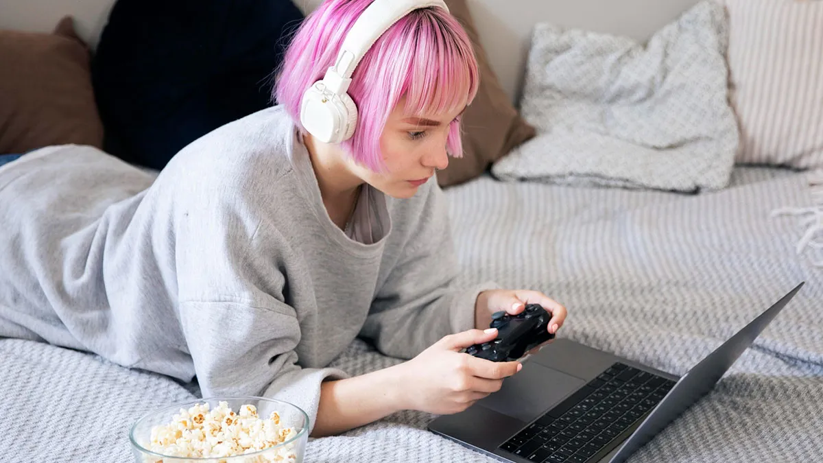 Delusional Teen Demands $4K From Friend Who Lost Her Roblox Pet, Loses It After Being Refused