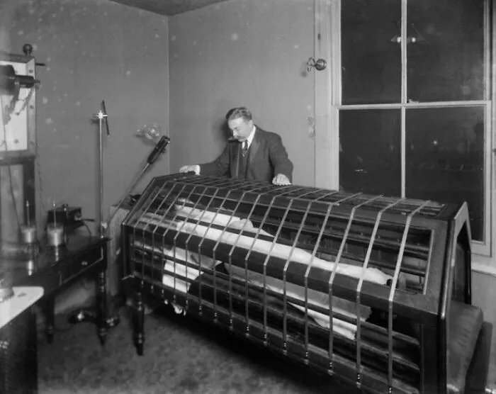 The Electric Bath, Circa 1900