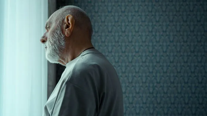 Your elderly father with dementia frequently asks about your mom, forgetting that she’s passed away. From frequent visits, you know that lying might preserve his emotional stability in the short term, but it further distorts his understanding of reality, while telling the truth each time causes fresh grief and confusion, making the conversation difficult.