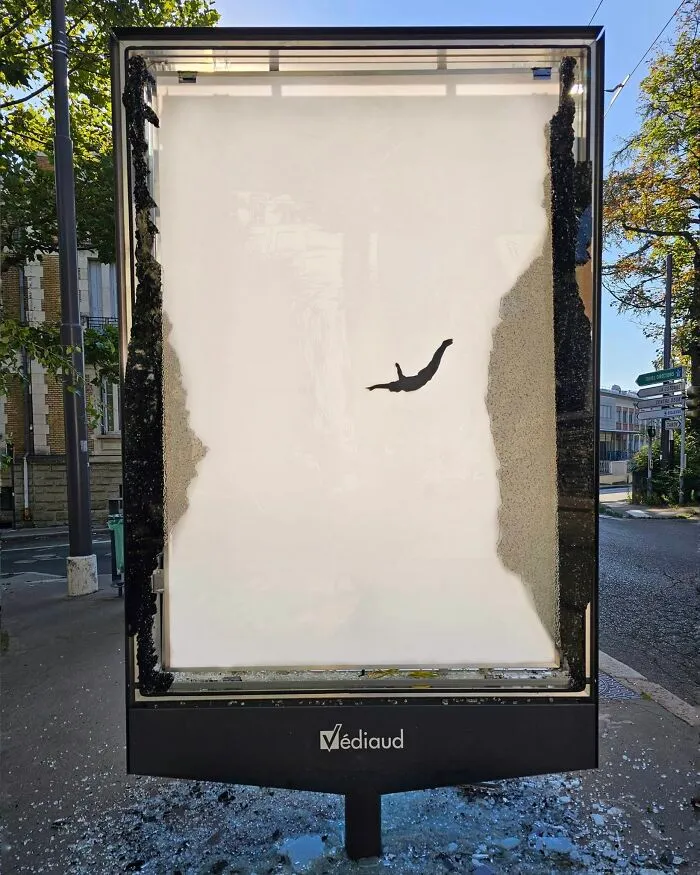 This Artist Turns Cracks And Broken Walls Into Art, 40 Clever Street Interventions By Oakoak (New Pics)