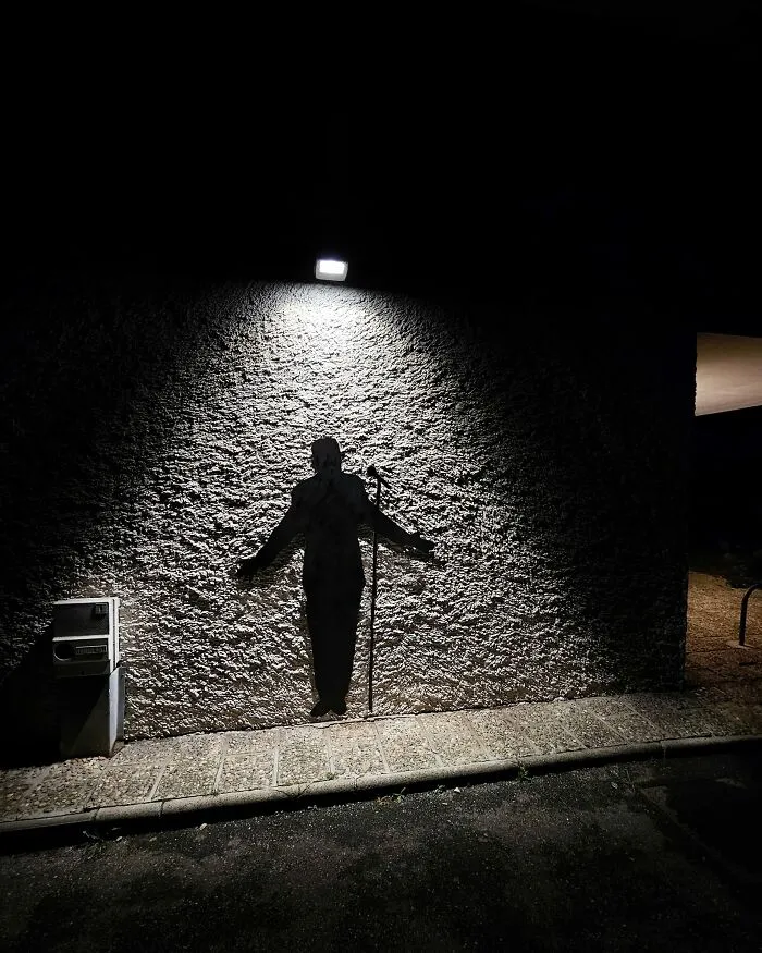 This Artist Turns Cracks And Broken Walls Into Art, 40 Clever Street Interventions By Oakoak (New Pics)