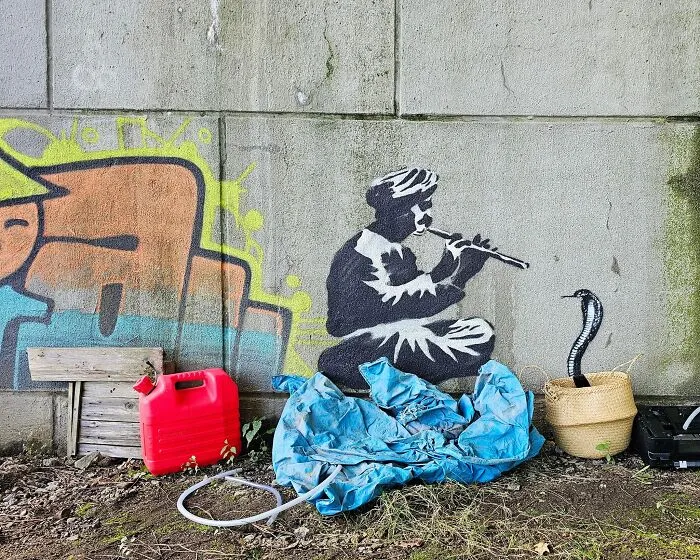 This Artist Turns Cracks And Broken Walls Into Art, 40 Clever Street Interventions By Oakoak (New Pics)