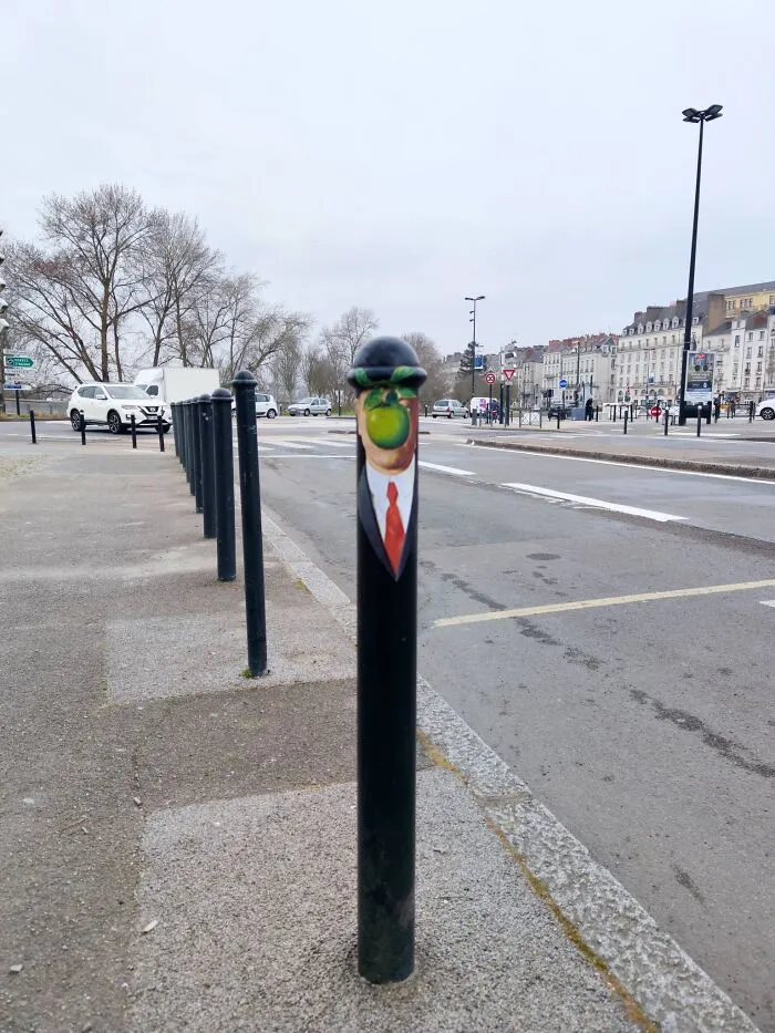This Artist Turns Cracks And Broken Walls Into Art, 40 Clever Street Interventions By Oakoak (New Pics)