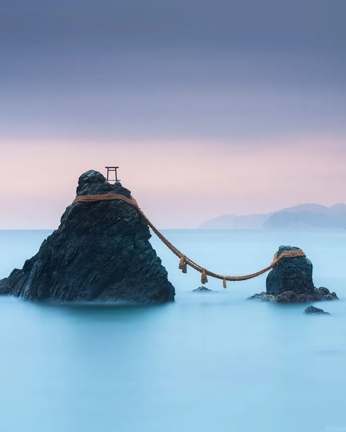 42 Dreamlike Photos Of Japan That Show Its Shrines, Mountains, And Changing Seasons