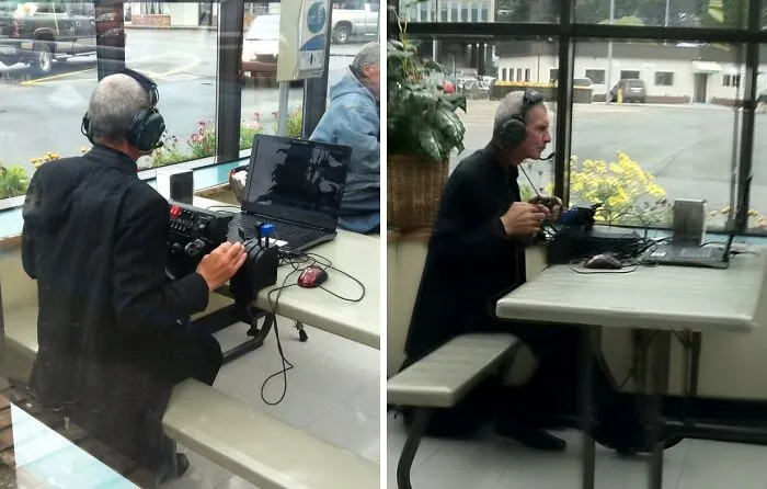 Vi a este señor mayor con su simulador de vuelo instalado en un supermercado.