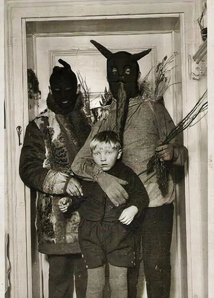 Was The Origin Of This Frequently Used Creepypasta Image Ever Found? Old Halloween Photos Maybe?