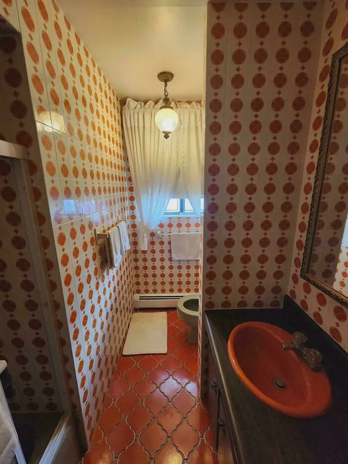 My Grandparents' Untouched Bathroom Circa 1974