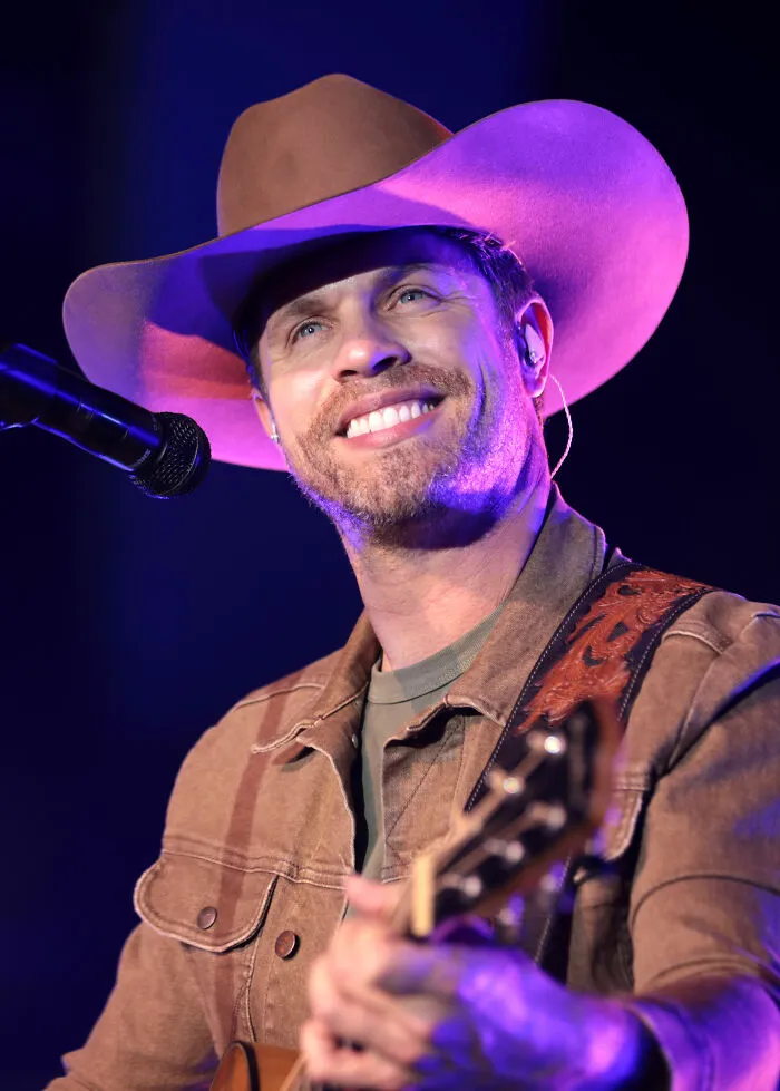 Singer-Songwriter Dustin Lynch, 41