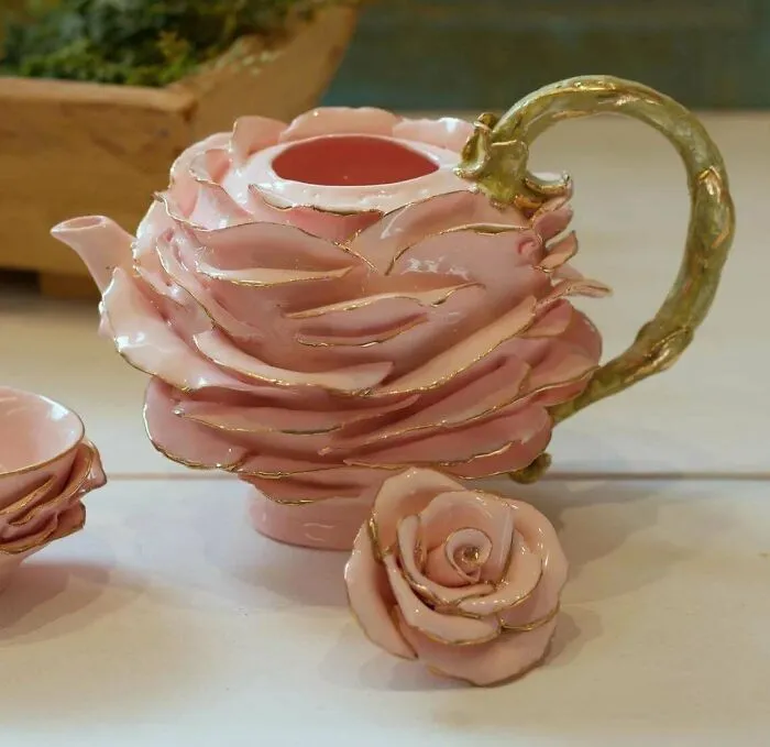 Tetera en forma de rosa