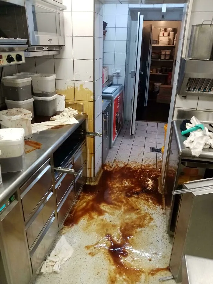 37 Horrifying Restaurant Stories Shared By Health Inspectors