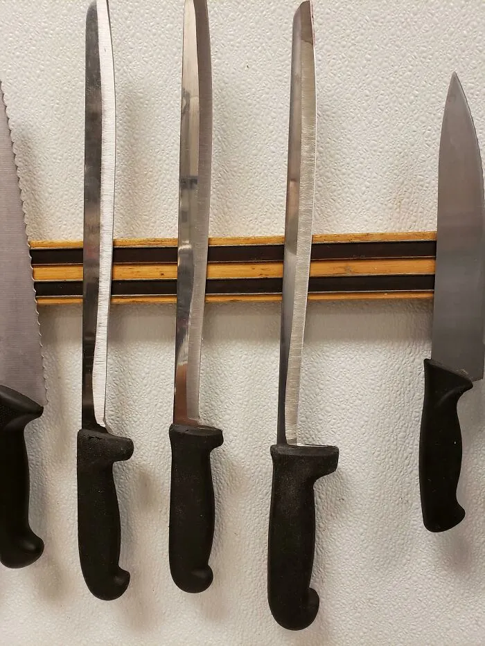 Estos cuchillos en mi trabajo se han usado tanto que casi han desaparecido.