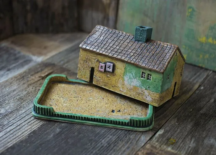 I Like To Make Butter Dishes In The Shape Of A House. I Glaze After Modeling, And After Biscuit Firing I Cover It All With Black Glaze And Wipe It. Cone 6 Firing And Here Is The Result