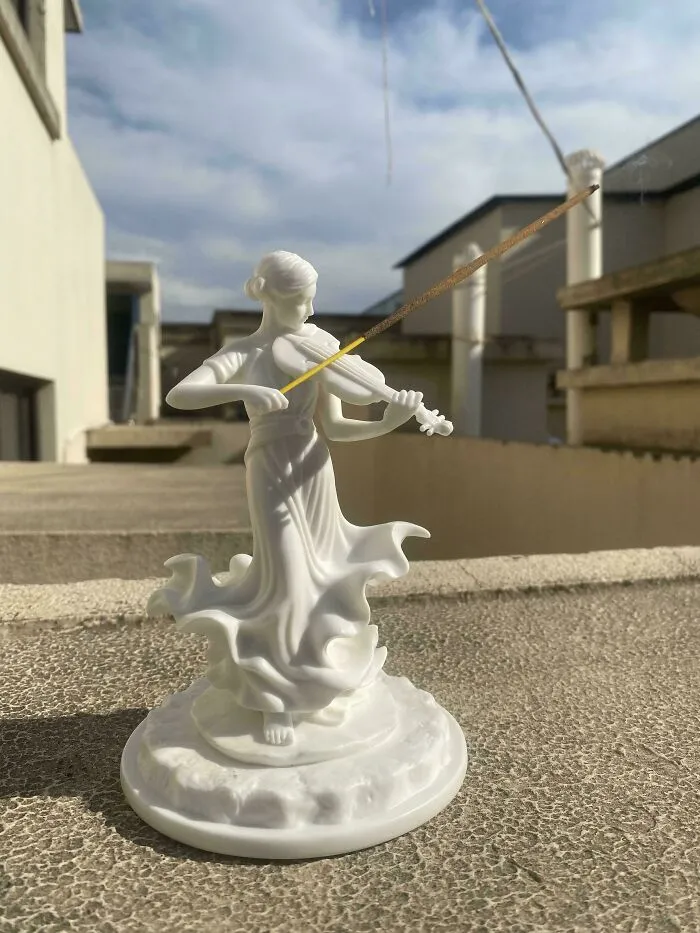 A Violin-Inspired Incense Hook I Made To Celebrate 14 Years Of Playing. 🎶🏺
