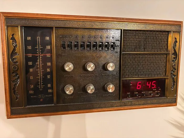 Intercom At My Friends House. This Intercom Is Wired Throughout The House But They Can’t Figure Out How To Get It To Work. They Can Listen But Can’t Talk.