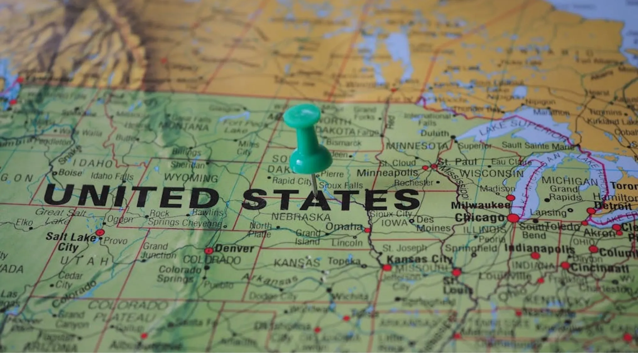 Map of the United States with a green pushpin marking South Dakota. Each state has two senators.