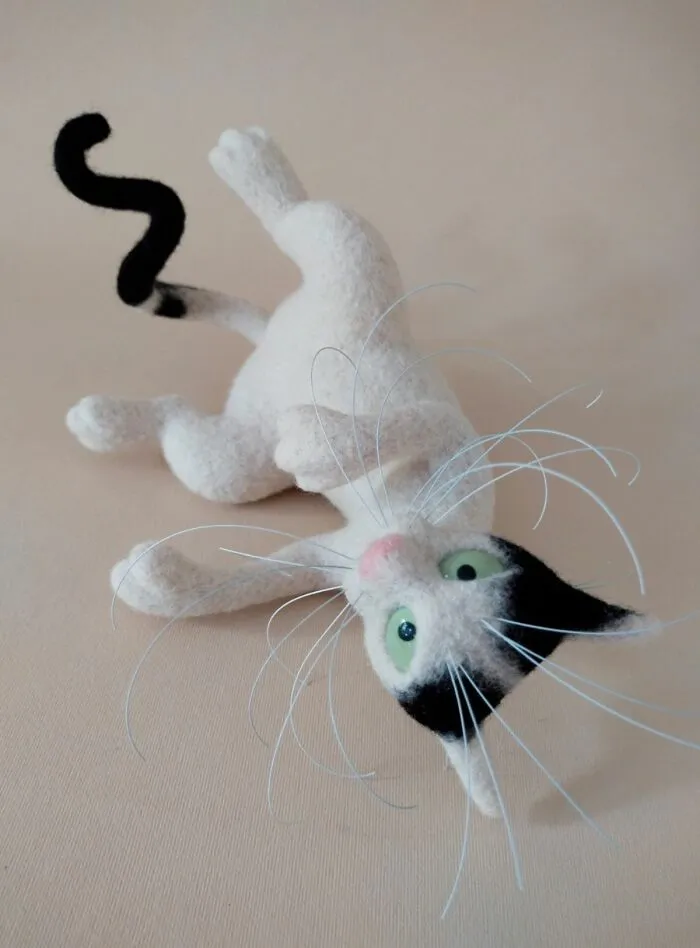 Artist Makes Felted Cats With Whiskers That Deserve Their Own Fan Club (43 Pics)