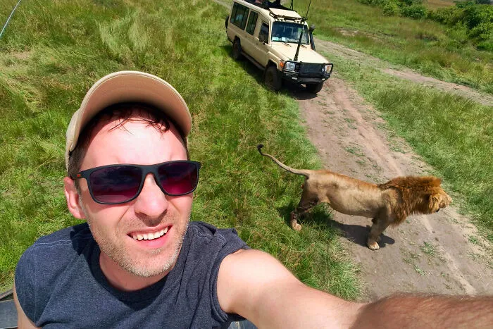 35 Locals Open Up About Which Weird Habits Of Tourists Enrage Them The Most