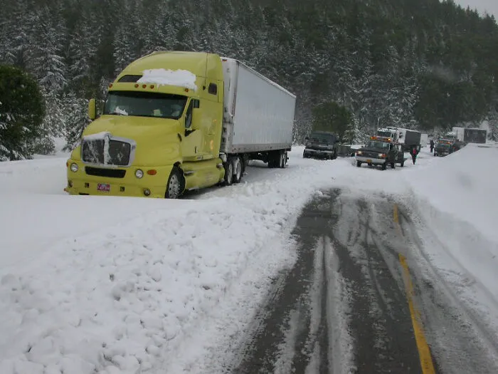 “Still Get Nightmares”: 61 Truckers Open Up About Places They Genuinely Fear