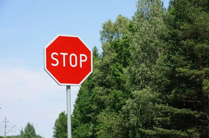 40 Hilarious Moments Where People’s Brains Said “Good Luck,” Turned On Auto-Pilot And Clocked Out