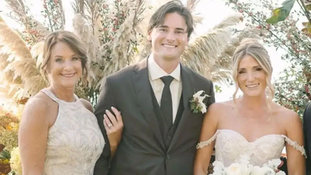 Woman Gets Specifically Told Not To Wear White To Son’s Wedding, Is Upset To See The Photos
