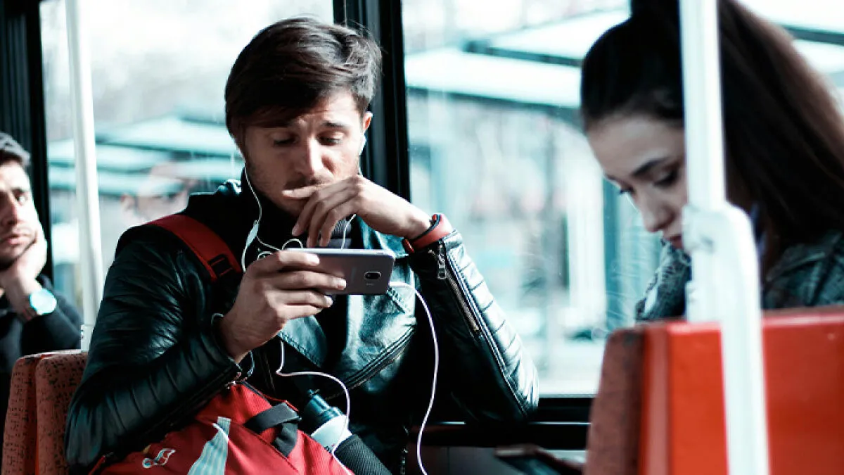 "Trap" To Harass Women In Public Transportation Exposed Online By Concerned Netizens