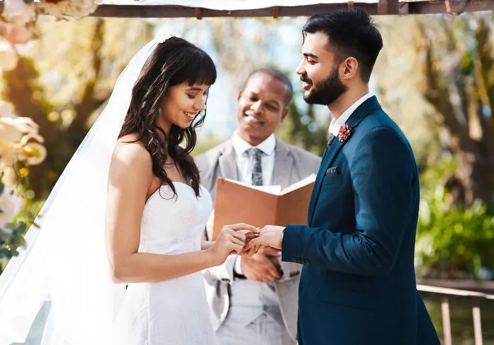 42 Wedding Disasters That Had Guests Predicting The End Before The Honeymoon Began
