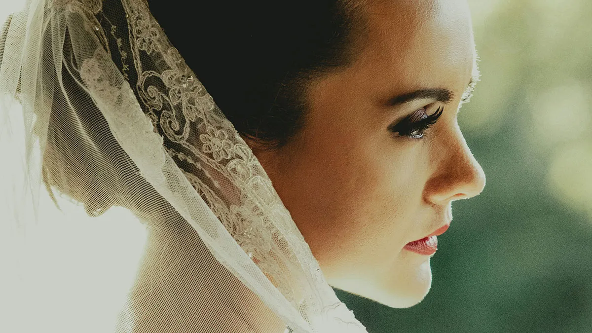 “She Couldn’t Even Drink Yet”: Wedding Photogs Recall 36 Couples That Were Headed For Divorce From The Start