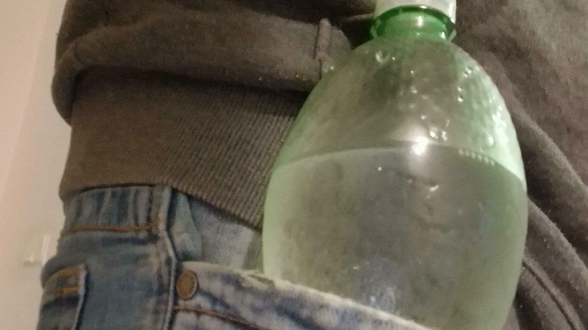 62 People Share The Absolute Weirdest Things They’ve Caught A Stranger Doing In Public