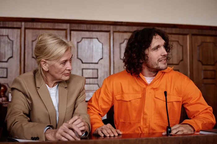 38 Defense Lawyers Share The Exact Moments They Realized Something Felt Very Wrong