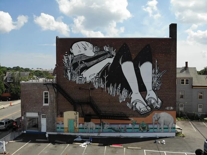 43 Powerful Murals By Alex Senna That Capture Human Connection And Individual Struggles