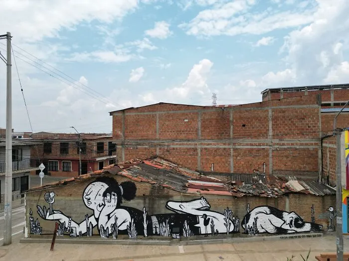 43 Powerful Murals By Alex Senna That Capture Human Connection And Individual Struggles