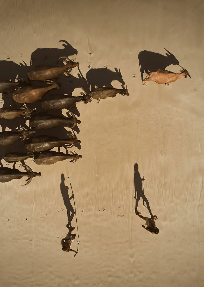 30 Photos By This Artist That Blur The Line Between Human And Nature