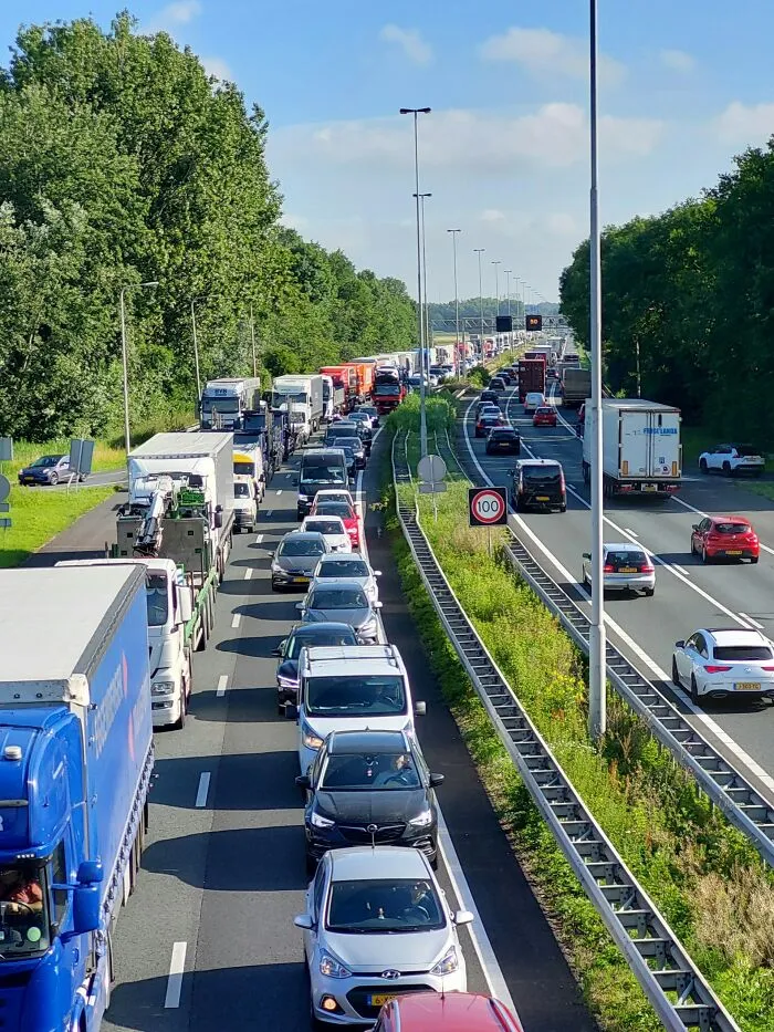 “Still Get Nightmares”: 61 Truckers Open Up About Places They Genuinely Fear