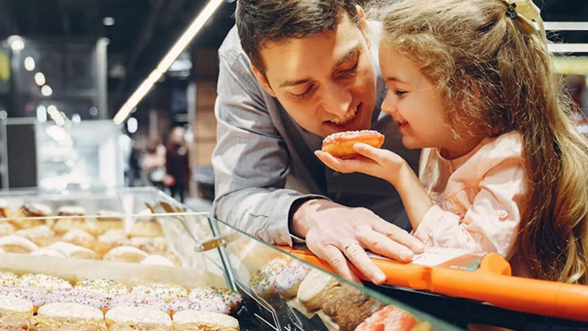 Karen Shames Father And Daughter For Having Fun At The Grocery Store, The Dad Makes Sure To Ruin Her Day