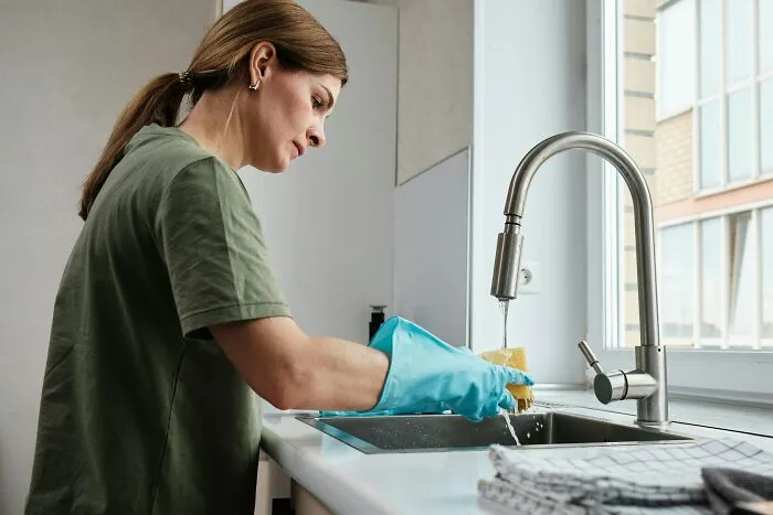 My (28m) Boyfriend Refused To Wash The Dishes (24f)?