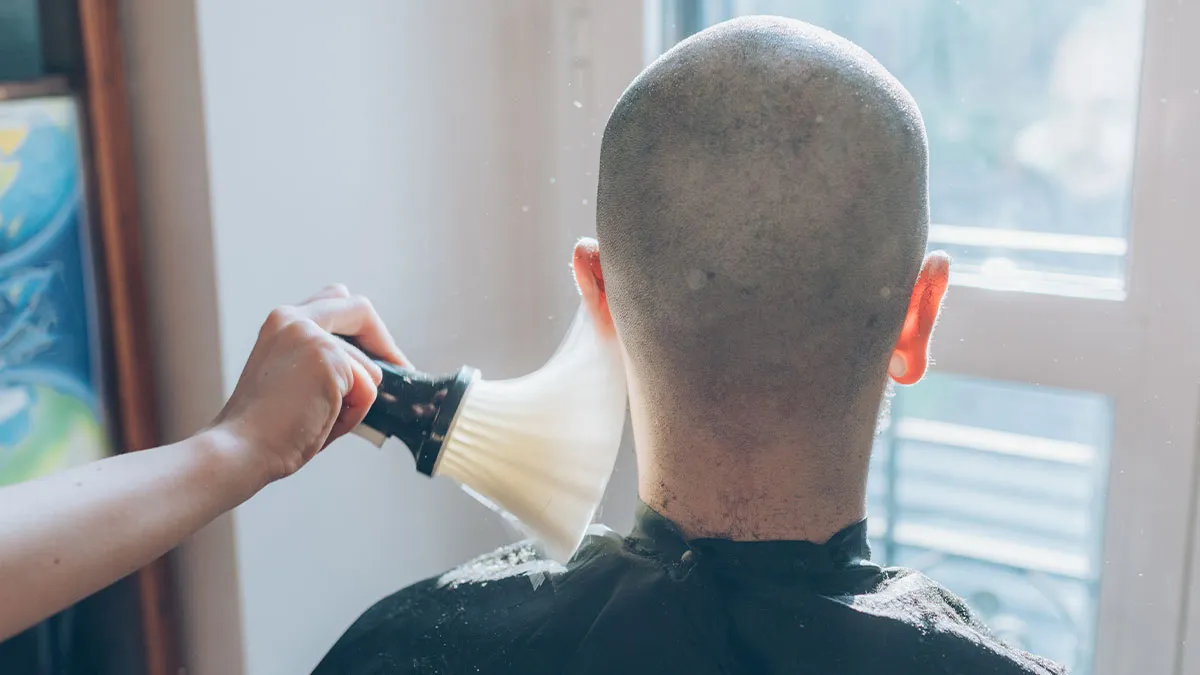 Boyfriend Can't Believe Model GF Won't Shave Her Amazing Hair Because His Ill Little Sister Is Jealous