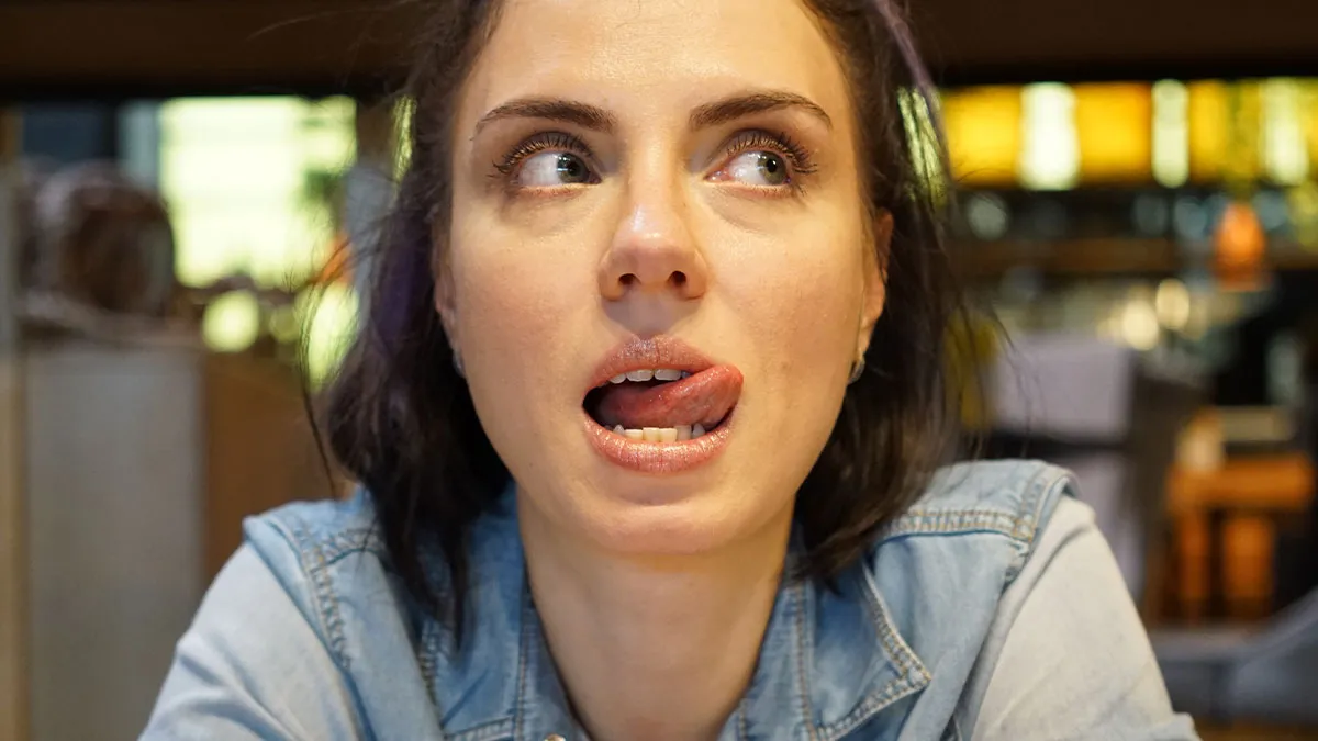 Guy Demands Brother Apologize To His Girlfriend For Ordering Mac And Cheese