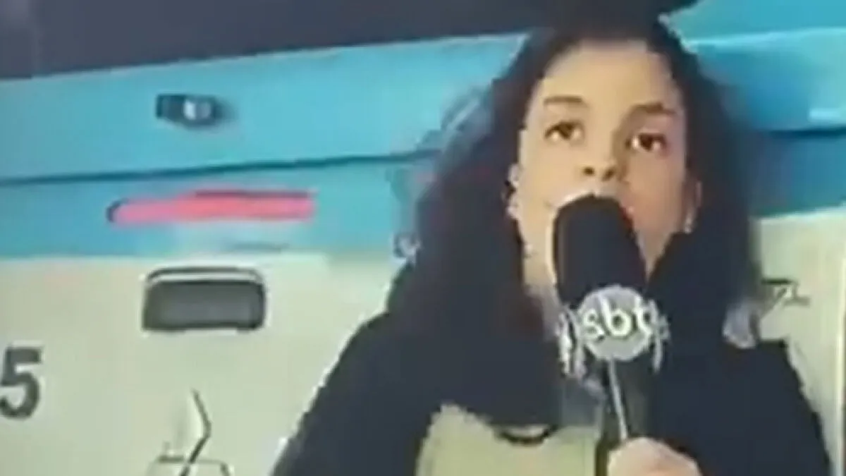 Journalist Hit By Police Car While Reporting Live Leaves Viewers Stunned