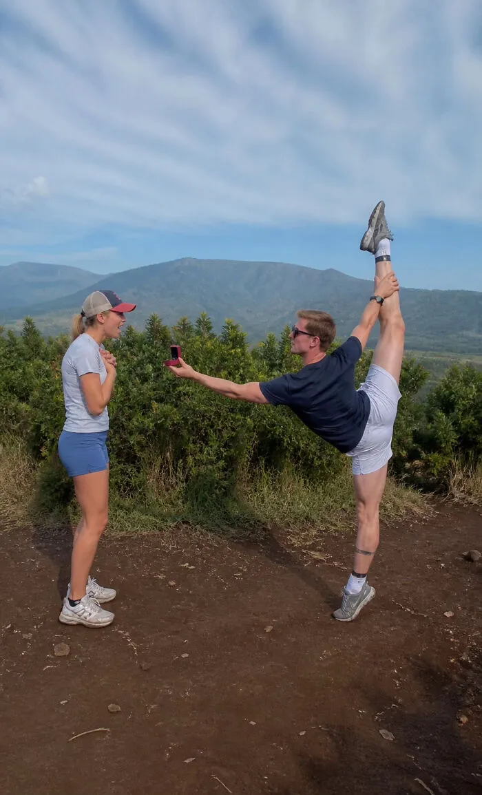 42 Funny Photo Edits That Highlight The Ridiculously Funny Proposal Pose This Man Achieved