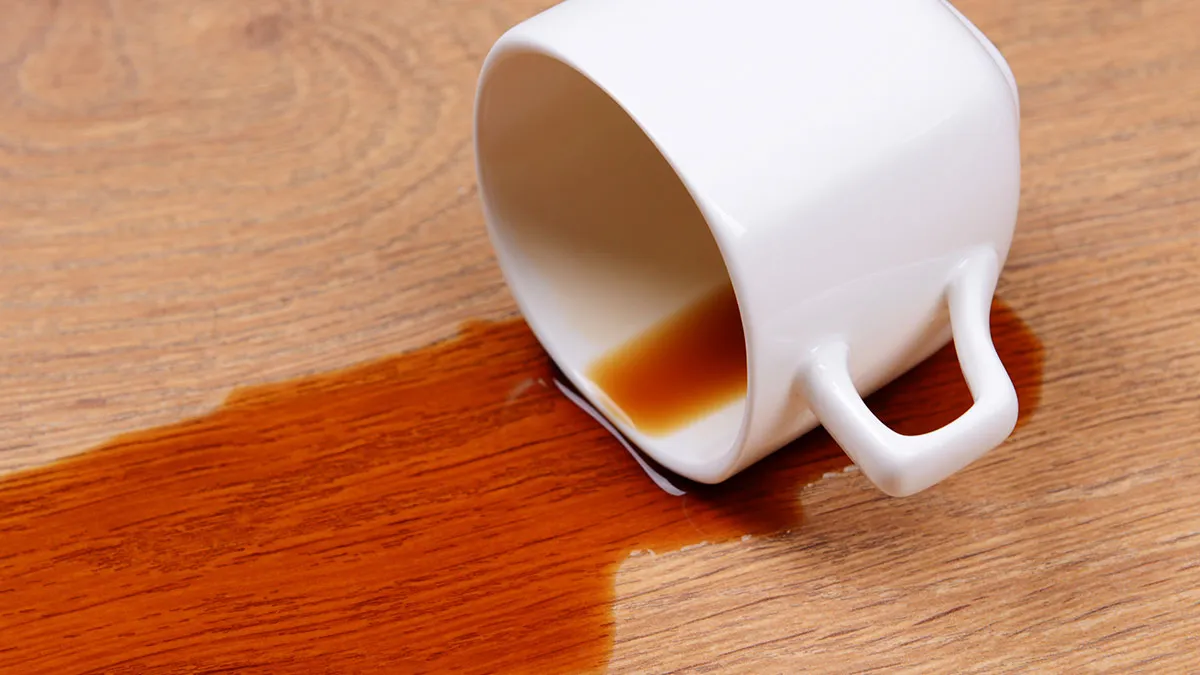 Entitled Mom Ignores Bridal Shop Rules, Dumps Coffee On A $2K Dress And Ends The Day In Handcuffs