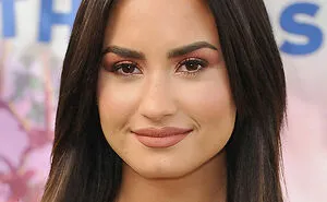 "Lost Another Baddie To Buccal Fat Removal": 28 Celebrity Collages That Put Rumored Plastic Surgery On Display