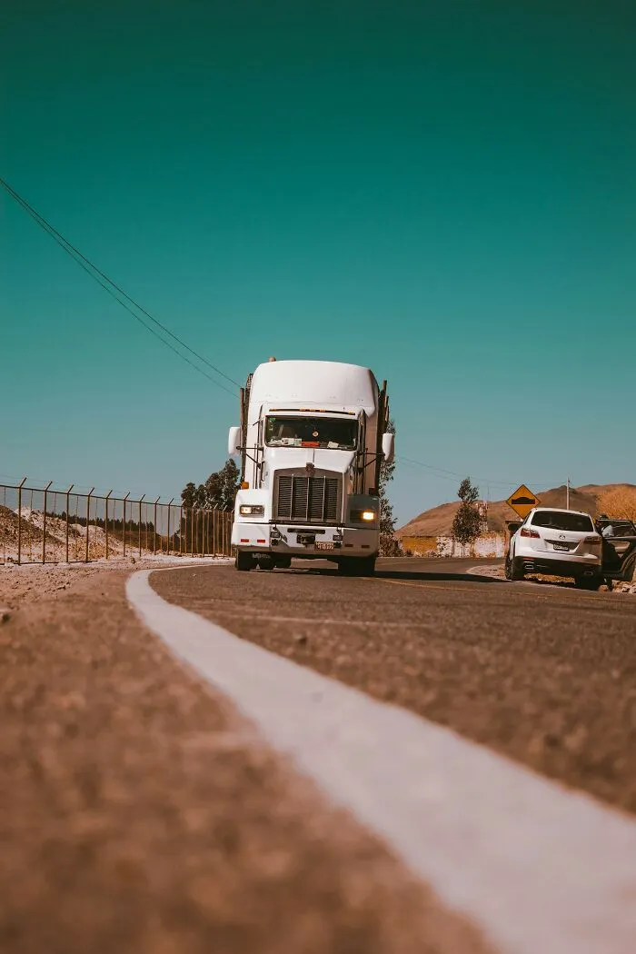 “Still Get Nightmares”: 61 Truckers Open Up About Places They Genuinely Fear