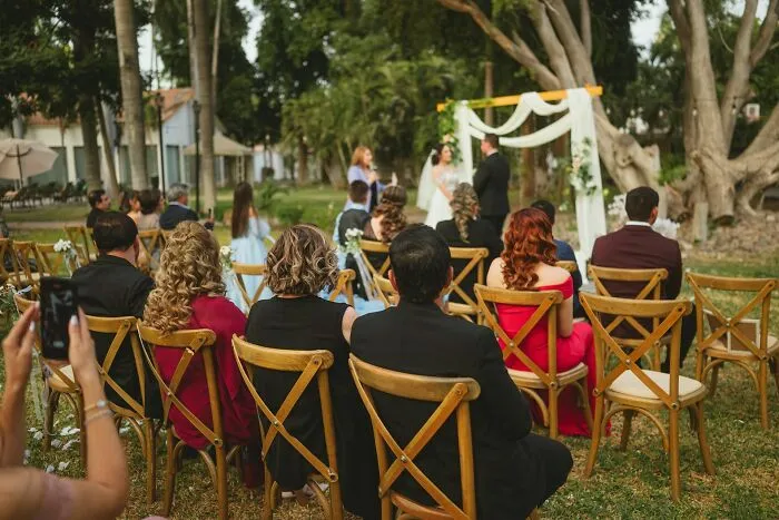 “Perfect Mid-Sneeze Shot”: 33 Of The Worst Moments Photographers Saw And Captured At Weddings
