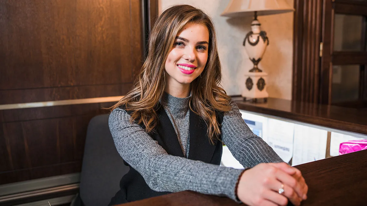 Hubs Walks Into A Hotel Room Expecting His GF, Finds His Wife Waiting For Him There