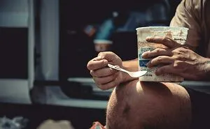 62 People Share The Absolute Weirdest Things They’ve Caught A Stranger Doing In Public