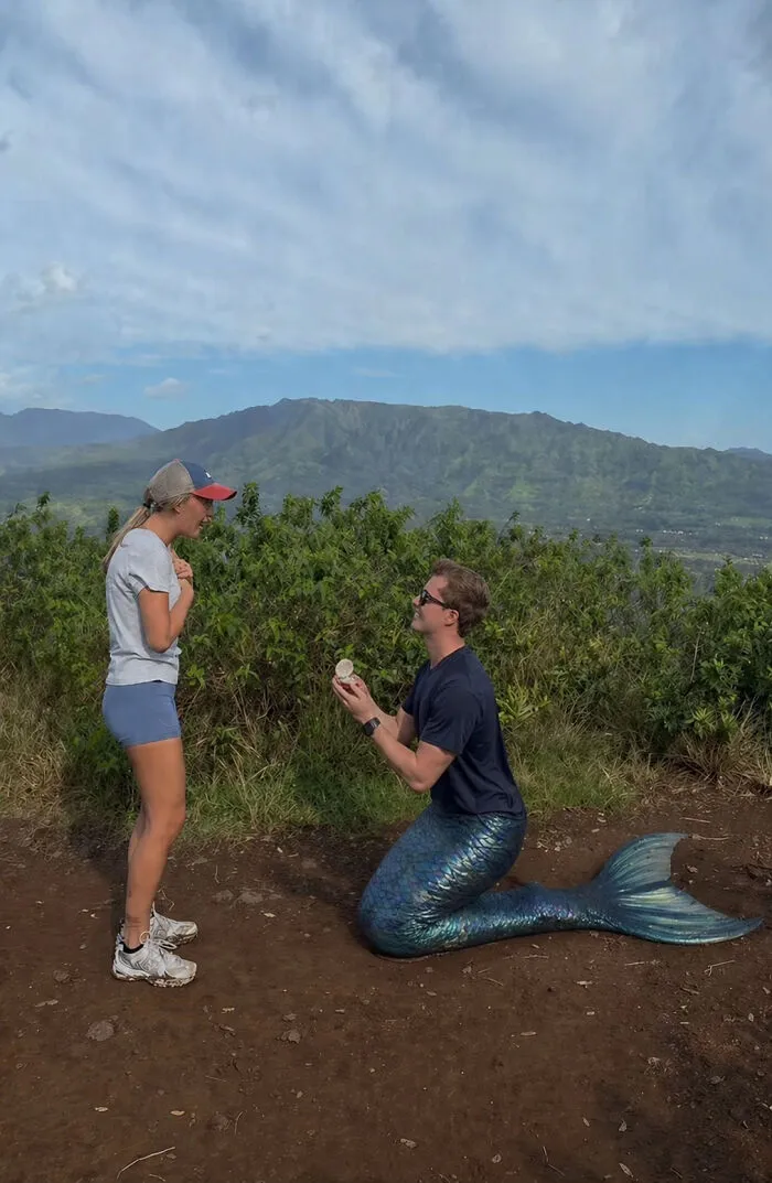 42 Funny Photo Edits That Highlight The Ridiculously Funny Proposal Pose This Man Achieved