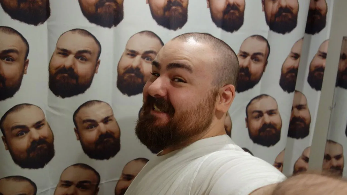 64 Times Folks Got The Funniest Shower Curtains In The History Of Bathrooms